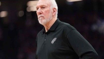 【揭秘】波波训练中突然晕倒 康复训话马刺全员沉默