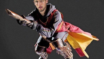 开云官方-普通三狮逆袭德意志 就值得你为美丽足球撞丧钟？