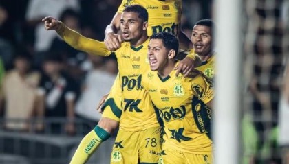 开云官方-弗拉门戈夺冠 “暴力鸟”球队第4 内马尔桑托斯保级